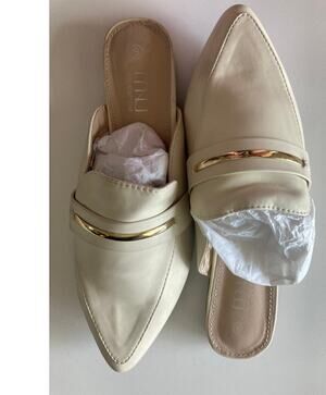 Musshoe Cream/Gold Flat Shoes Size 8 NWOT